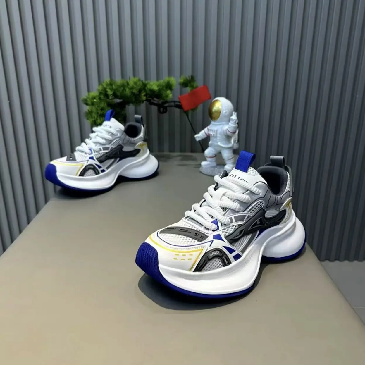 

Мужские кроссовки в стиле ретро, уличная сетчатая спортивная обувь с низким берцем на шнуровке, модная корейская версия, мужская обувь для папы