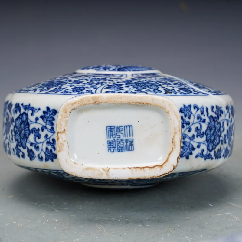 Qing Dynasty Qianlong Porcelain Blue And White Flower Flat Vase Antique Porcelain Antique Jingdezhen Ceramic Ornaments