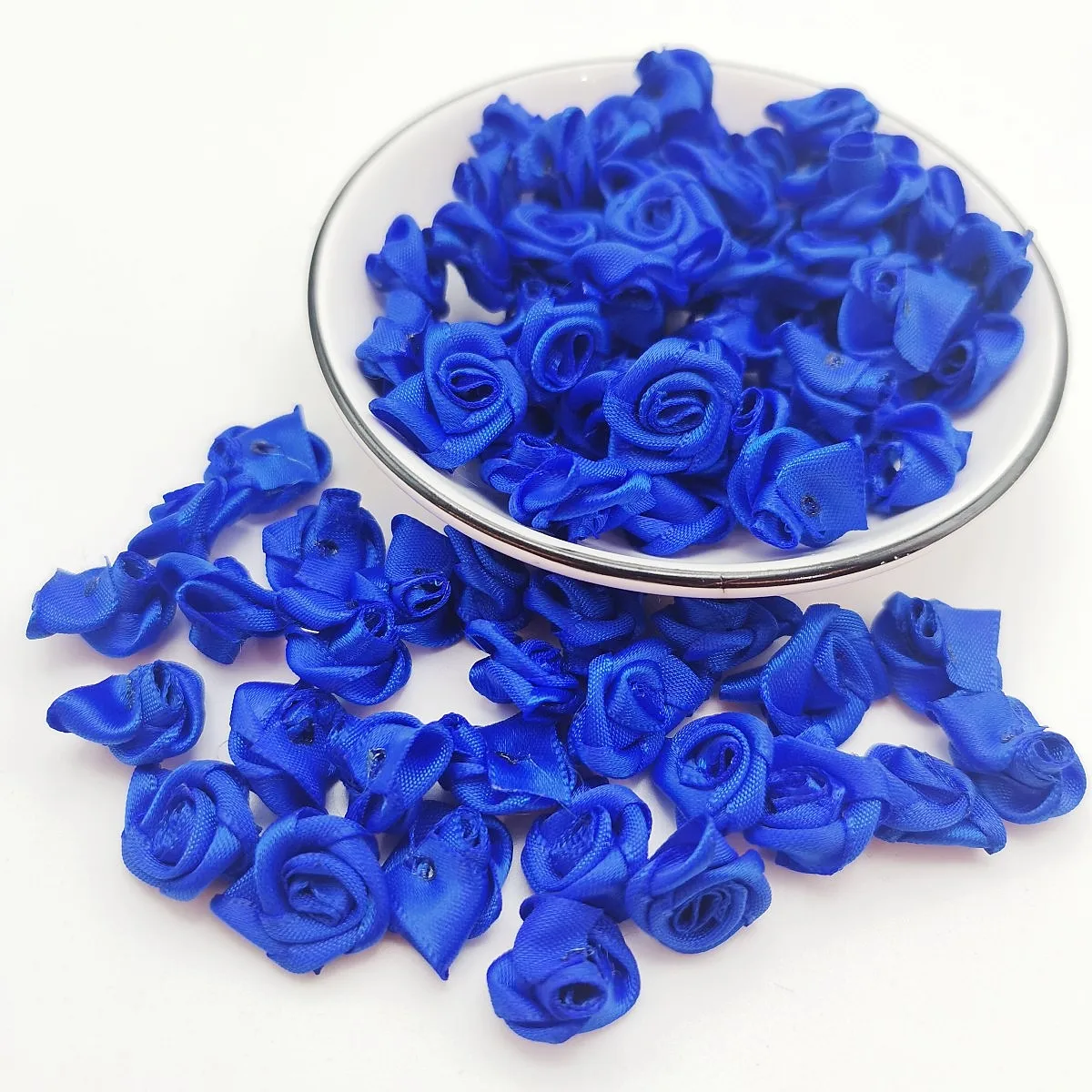 50pcs Mini 15mm Satin Ribbon Rose Flowers DIY Embellishments Artificial Fabric Flower For Wedding Gift Packing Sewing Accessory