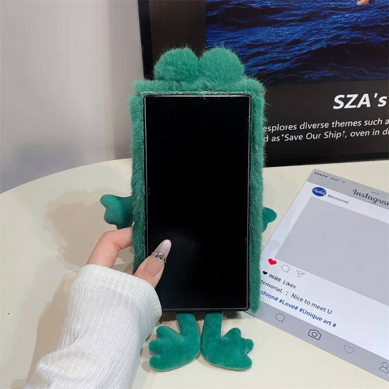 Plush Frog Phone Case, Cute Green Animal 3D Soft Fluffy Protective Cover for Samsung Galaxy S26/S25/S24/S23/S22/S21 view 5