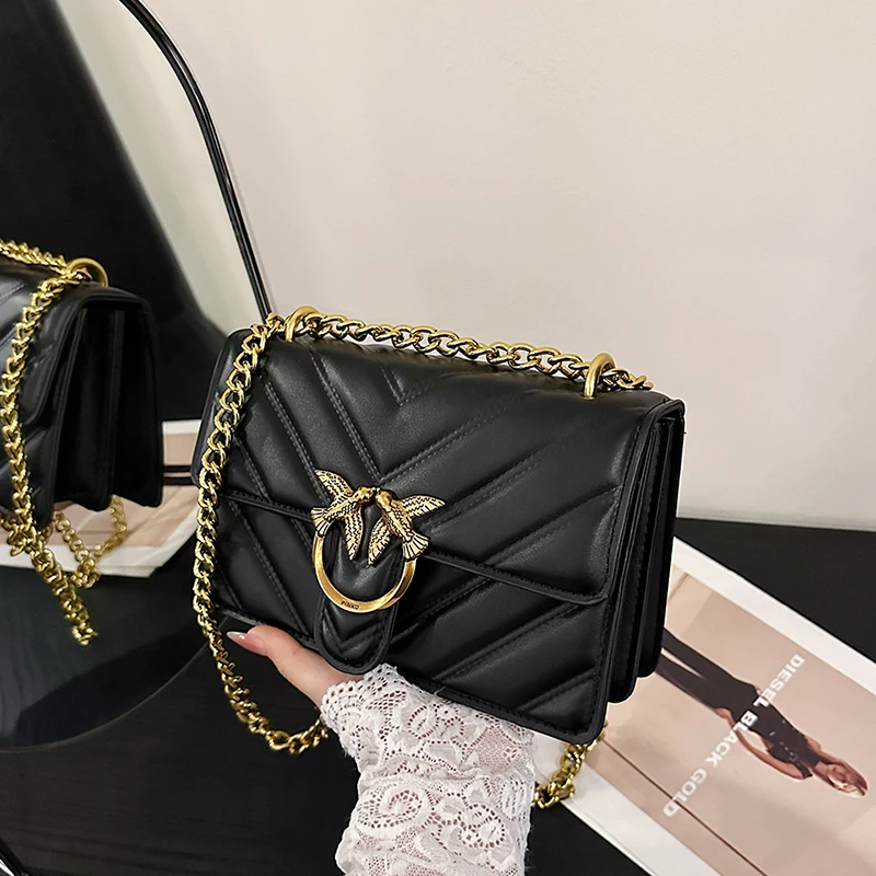 

Модульная трансформируемая сумка со съемной внутренней сумкой. Интеллектуальный дизайн для бесшовного перехода между работой и досугом.