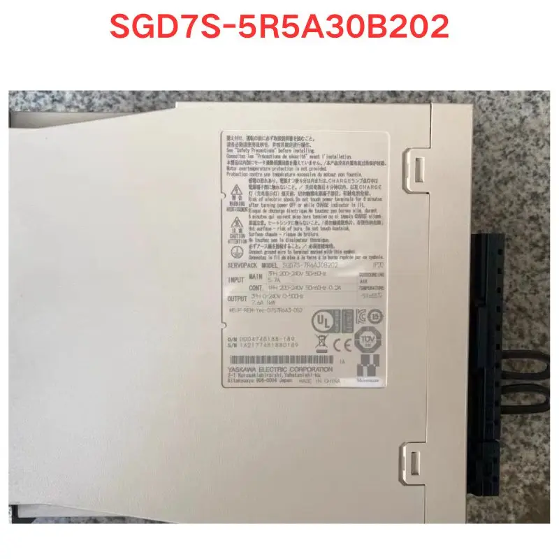 

Yaskawa SGD7S-5R5A30B202 servo driver original and genuine, with good function package, no disassembly, no repair
