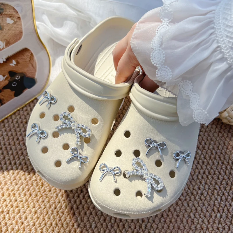 New Fashion Trend Silver Electroplated Pearl Bow Tie Heart Charm Shoe Buckle DIY Detachable Spicy Girl Clogs Sandals Accessories
