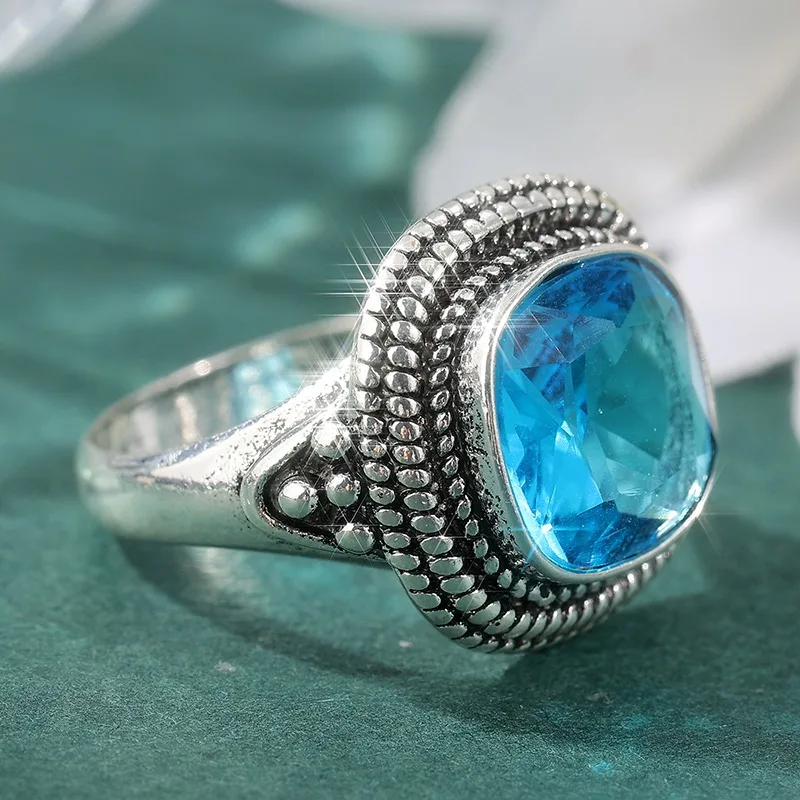Exquisiter quadratischer, mit Meeresblau-CZ-Steinen besetzter Damenring, Vintage-Silberfarbe, handgeschnitzt, für den täglichen Gebrauch, Partyschmuck, Jubiläumsgeschenk – Detail 2