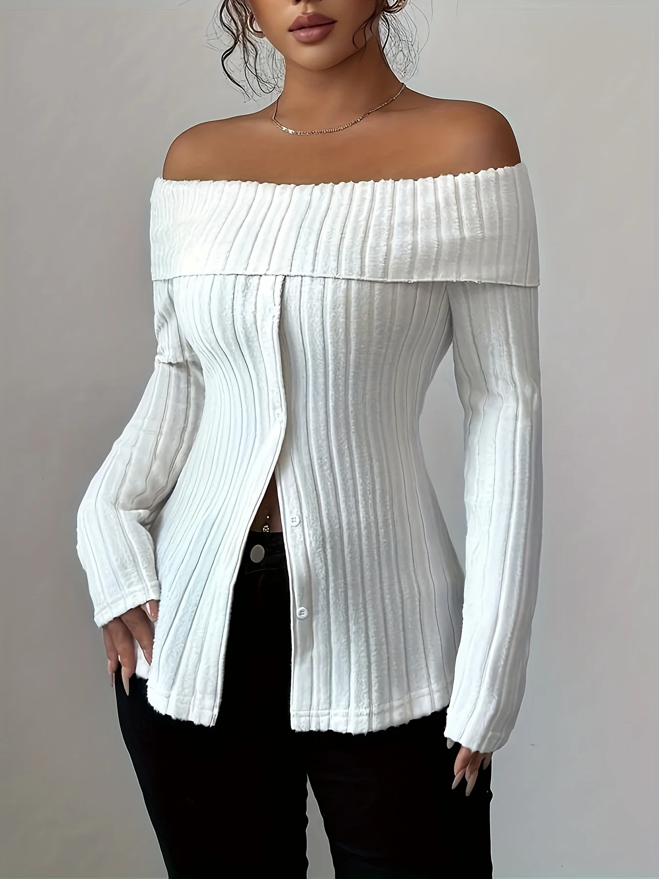 

Ladies' elegant and fashionable one shoulder long sleeved solid color slit top