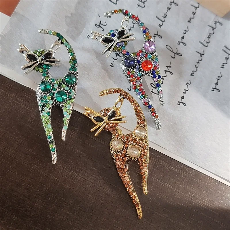 Fashion Retro Animal Brooch Men's Fashion Seahorse Elephant Cool Cat Creative Pins Alloy Zirconia Shiny Luxury Jewelry Gifts New