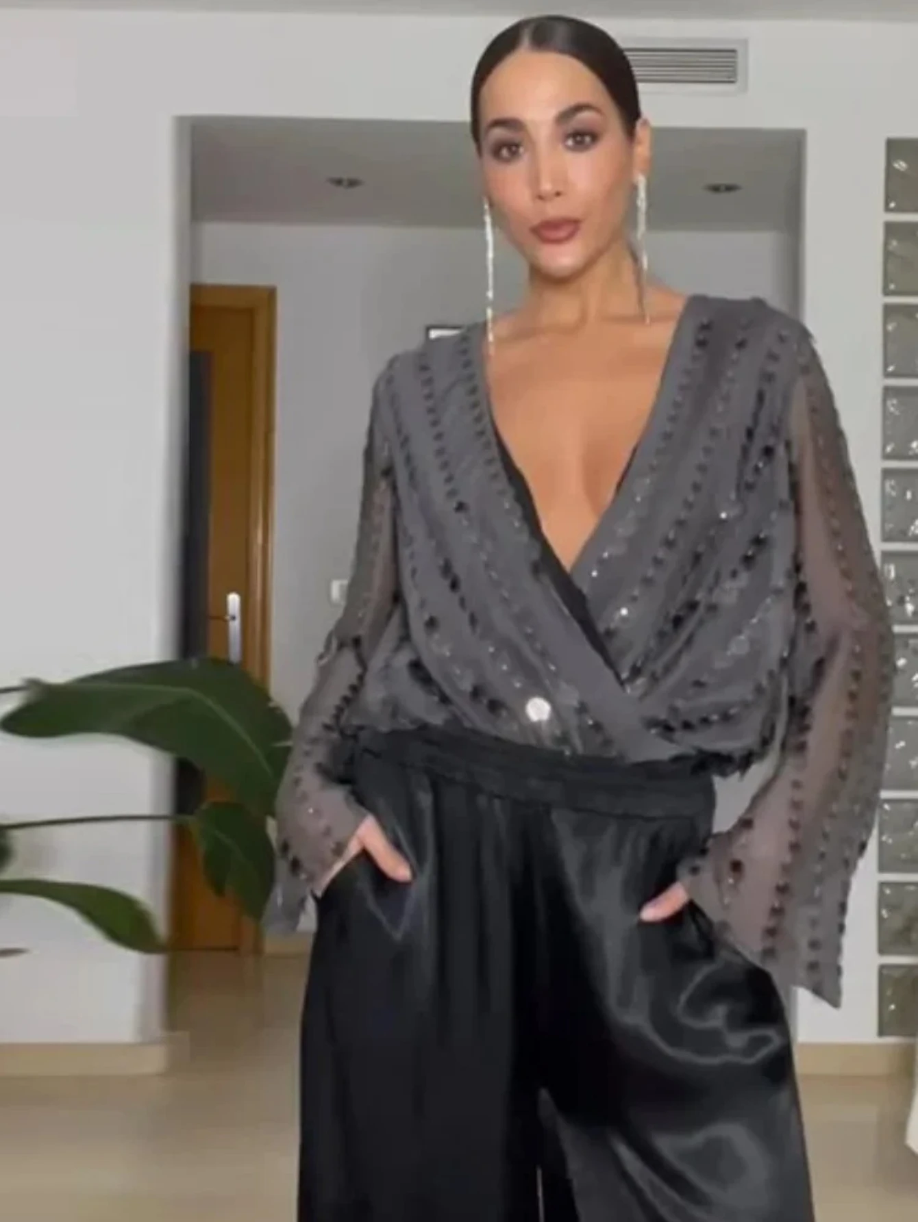 

Chic V-neck Layered Sequin Jumpsuit Women Solid Pleated Loose Long Sleeved Top Lady