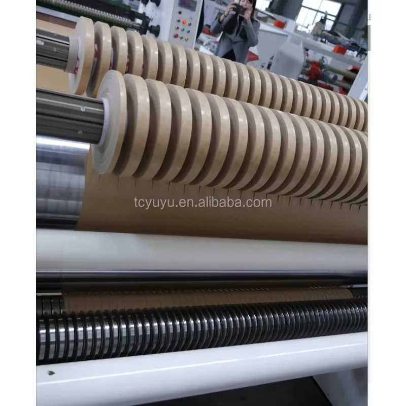 Surface centrale duplex de papier d'emballage de machine de refendage