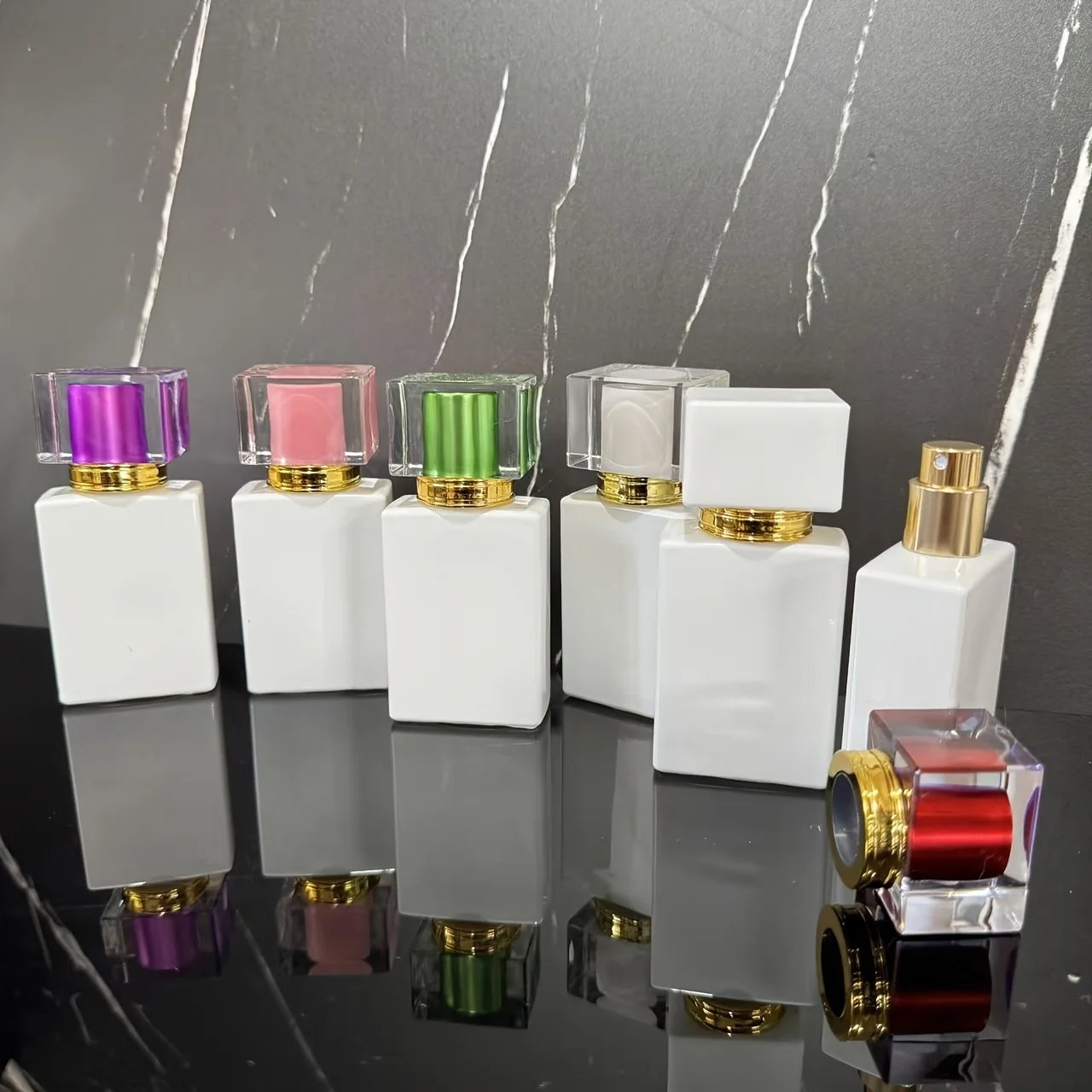 زجاجة رذاذ عطر من الزجاج الأبيض مع فوهة - بخاخ عطر للسفر قابل لإعادة الملء، خالي من مادة PVC وعديم الرائحة، مناسب لمستحضرات التجميل #4