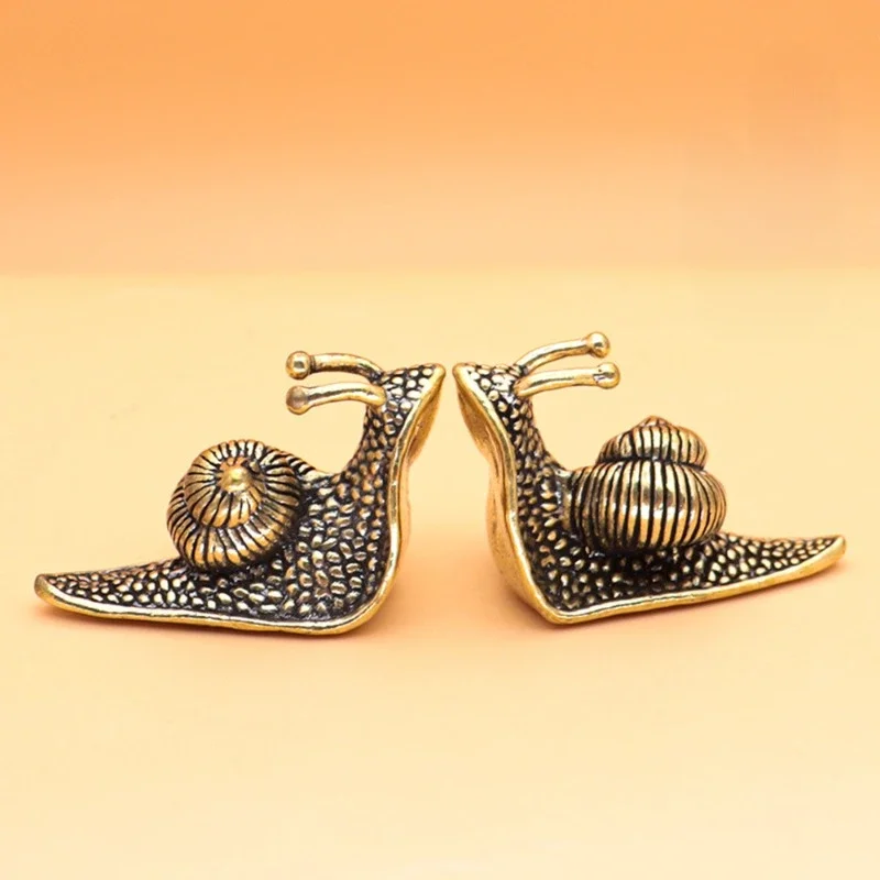 

Vintage Pure Copper Pet Tea Snail Ornament, Mini Snail Figurine, Tea Pet Tea Ceremony Collection Decoration, Desktop Plaything