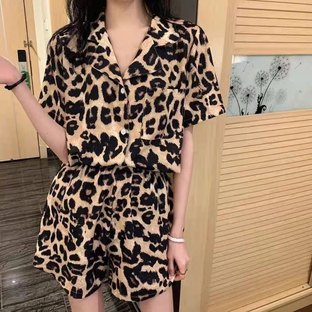 

Leopard Print Heart Pajama Suit Short Sleeve Slim Fit Shorts Camisole Nightwear Women Sleepwear V Neck Two Pieces Sleepwear Sets