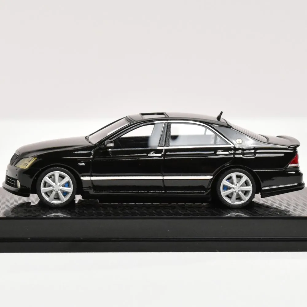 33 Dreams& ENOX 1:64 Giftable Crown 12 Souvenir Resin Diecast Model Car
