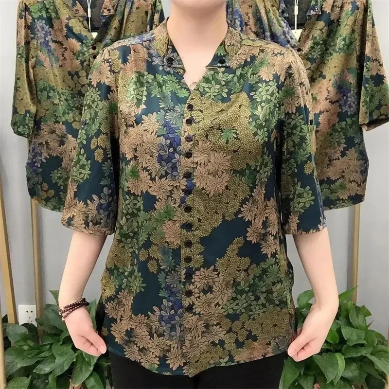 Summer New Fragmented V-Neck Top For Middle Aged Elderly Mom's Shirt With Noble Temperament Enlarged Loose Fit Shirt Z757