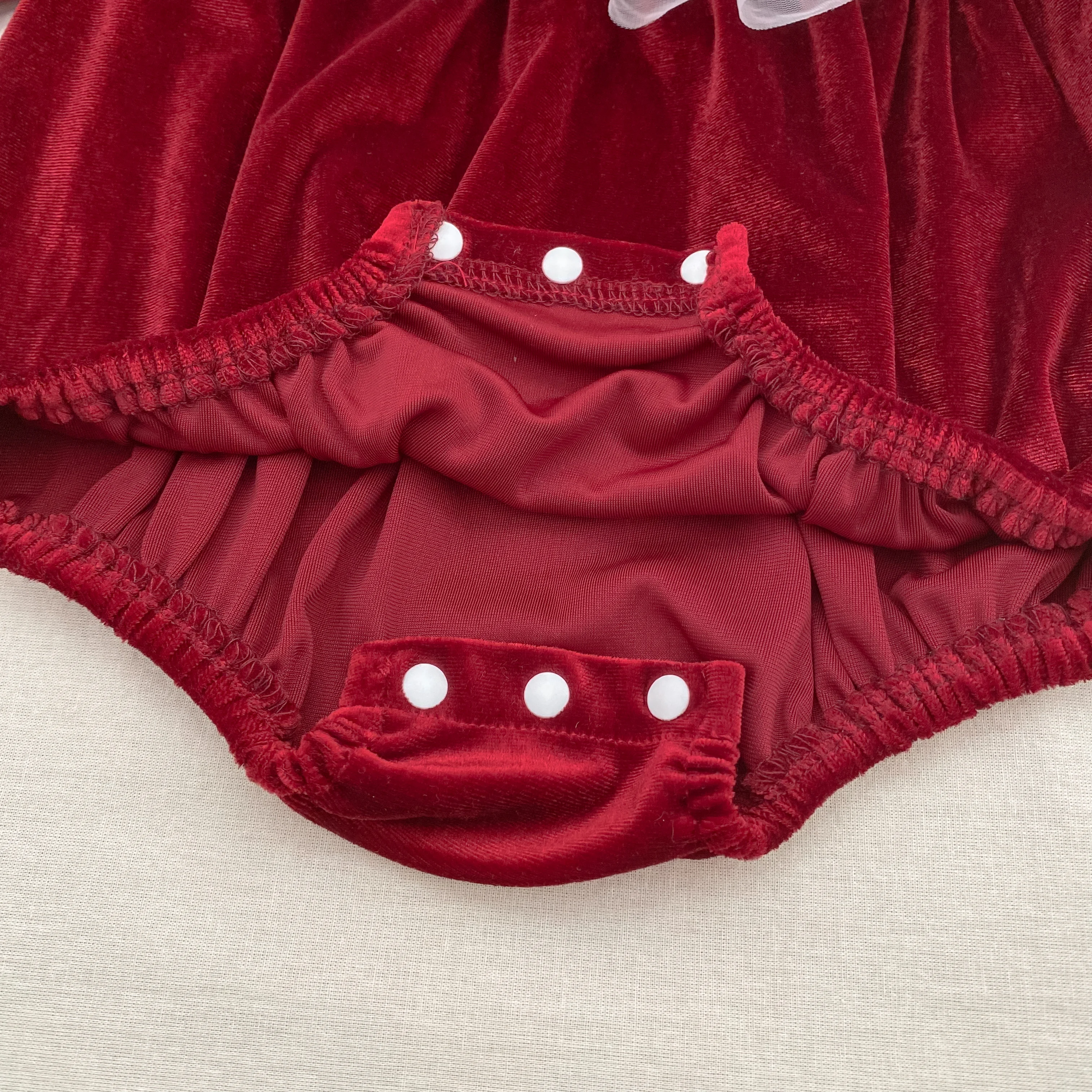 2026 Baby Mädchen Roter Samt-Strampler Langarm Weißer Spitzen-Rüschen-Body Neugeborenen Prinzessin Party Weihnachtsoutfit 0-24M – Detail 14