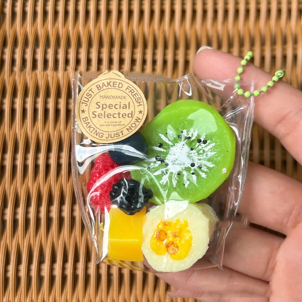 Lovely Fake Fruit Soft Slow Rebound Toys Strawberry Kiwi Squeeze Keychain Office Workers Interesting Children Bag Pendant Gifts