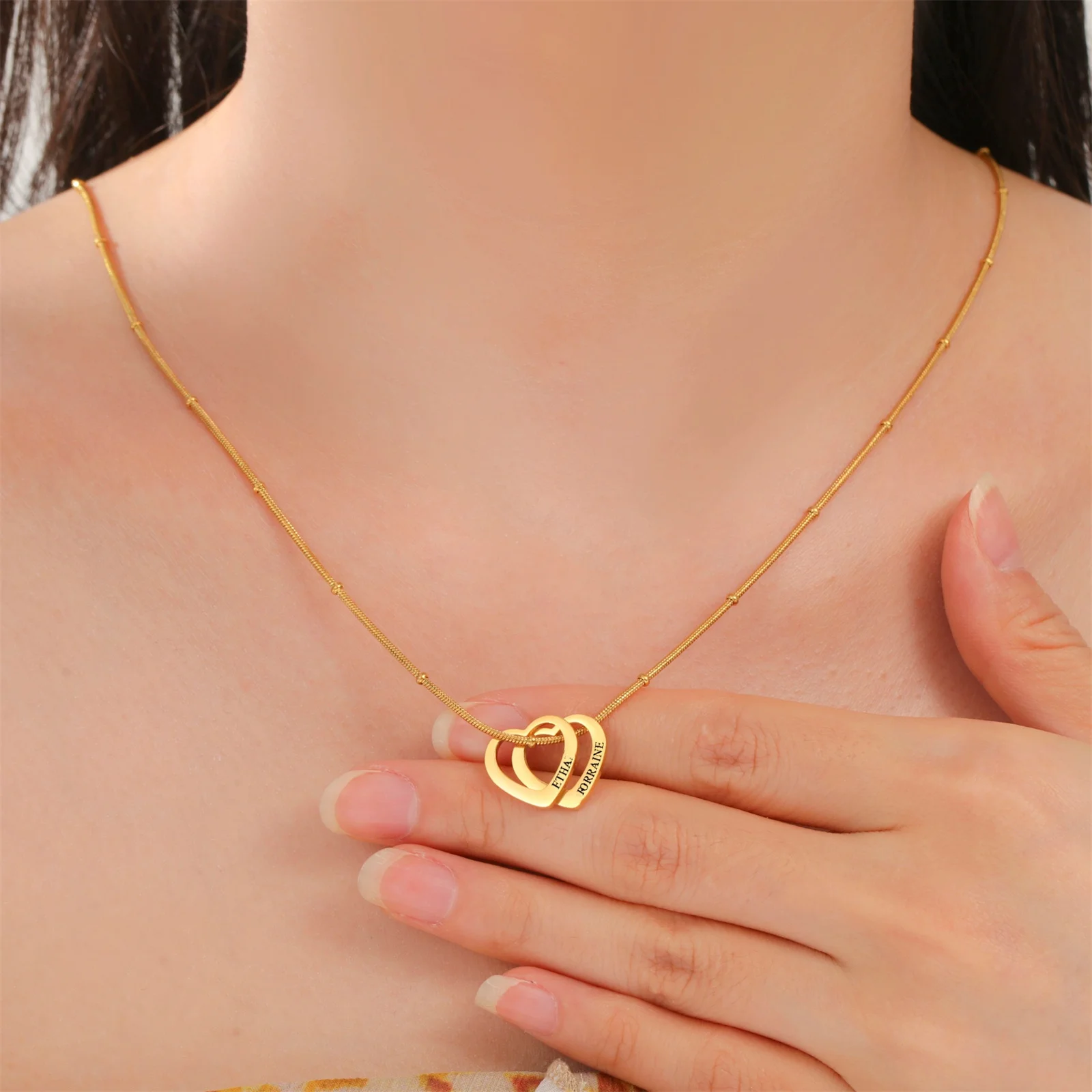 Customized Name Date Love Necklace Stainless Steel Personalized Carving Name 1-4 Heart Shaped Love Necklace Couple Family Gift