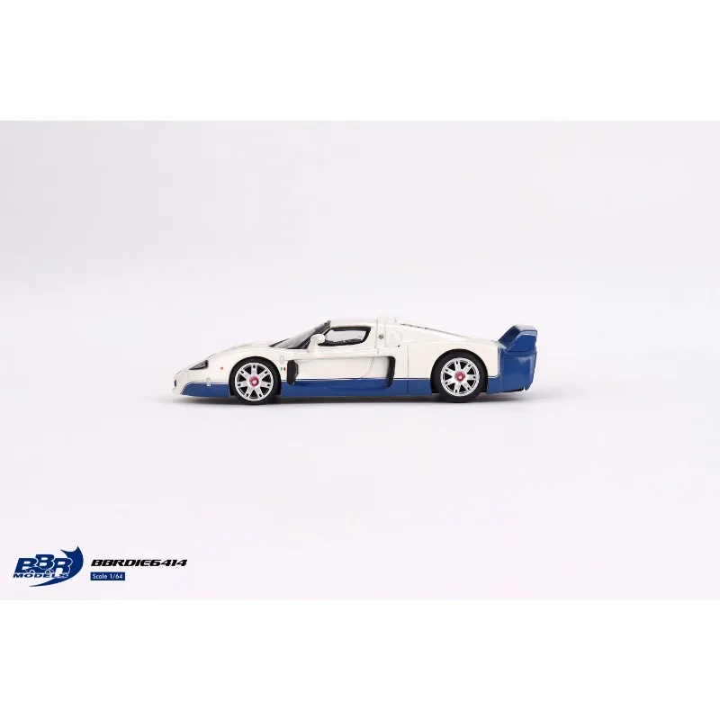 1:64 maserati mc12 Simulations modell aus weißer Druckguss legierung, Kinder sammlung von dekorativem Spielzeug, Weihnachts geschenke für Freunde.