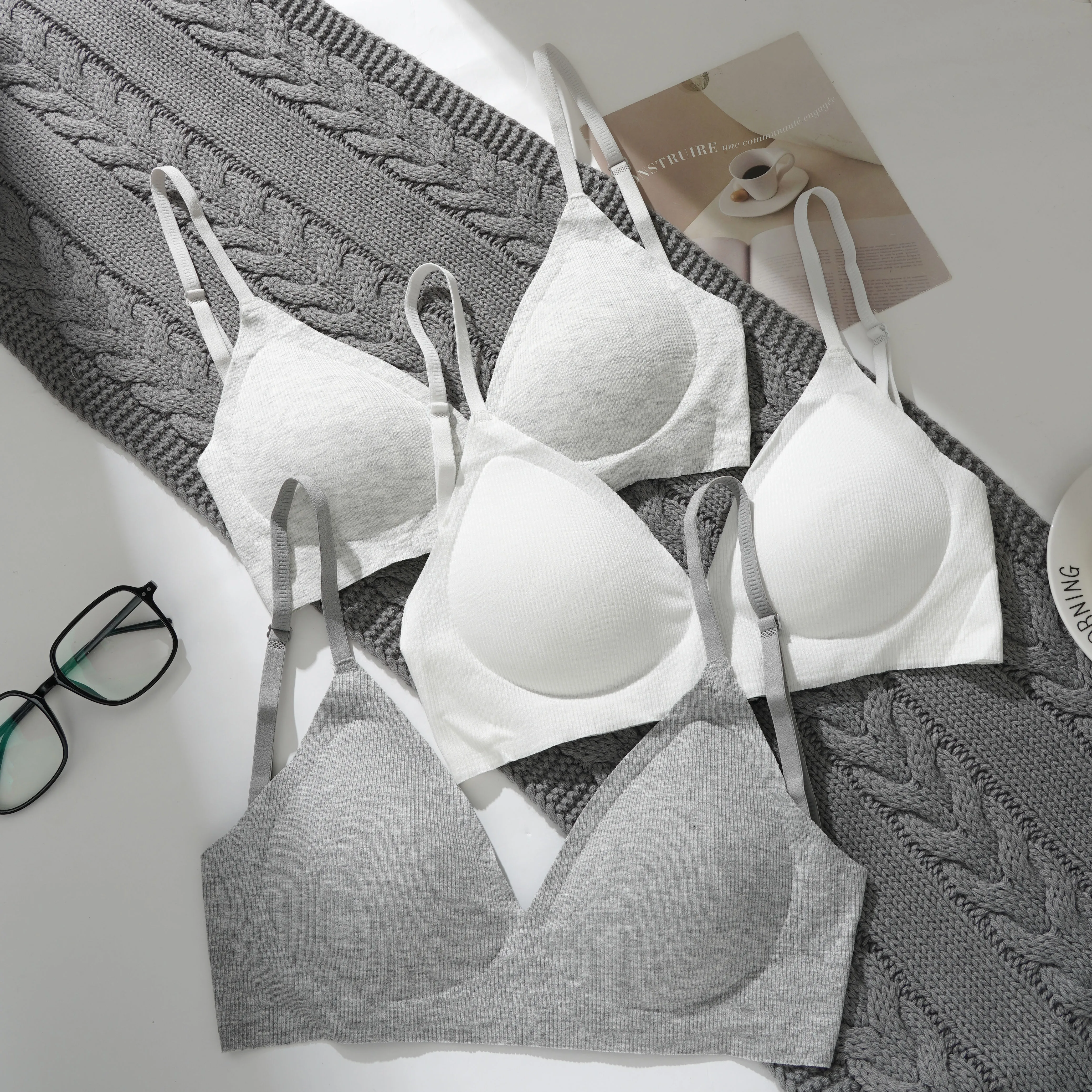 Women Sexy Seamless Bras Deep V Neck Bralette Sexy Lingerie Tops Push Up Underwear Wireless Brassiere for Female