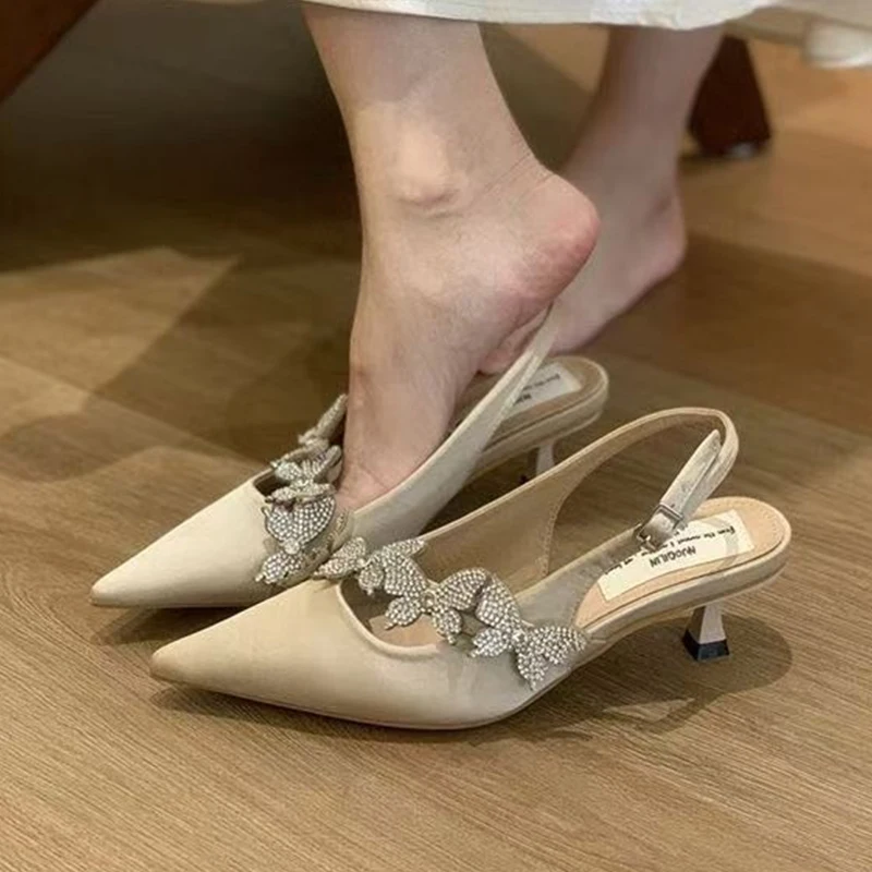 

Женские туфли-босоножки Crystal Butterfly с острым носком на высоком каблуке, роскошные женские шлепанцы, летние элегантные туфли-лодочки на массивном каблуке, сандалии 2026