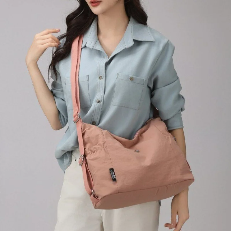 حقيبة يد فاخرة مصممة للنساء من الجلد حقيبة كتف كروس أنيقة للسيدات كلاسيكية