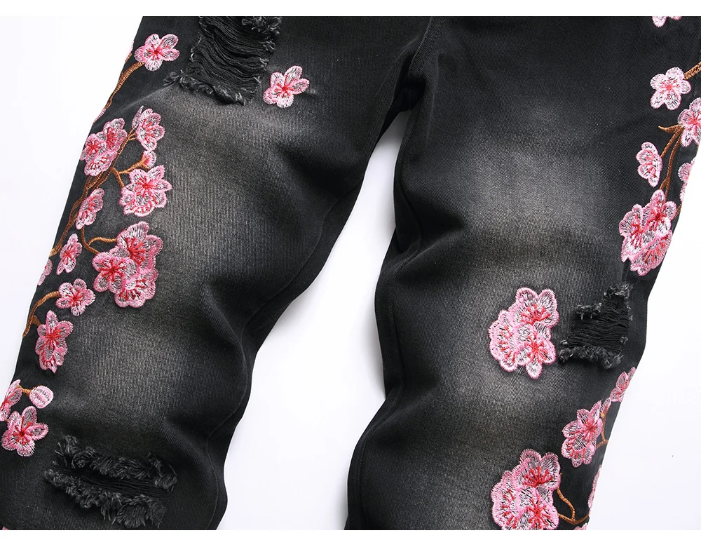 Herren-Jeans mit Sakura-Stickerei, Streetwear, Boot-Cut-Hose, ausgestellter Saum, ausgestellte Hose mit Rissen und Kirschblüten-Design – Detail 8