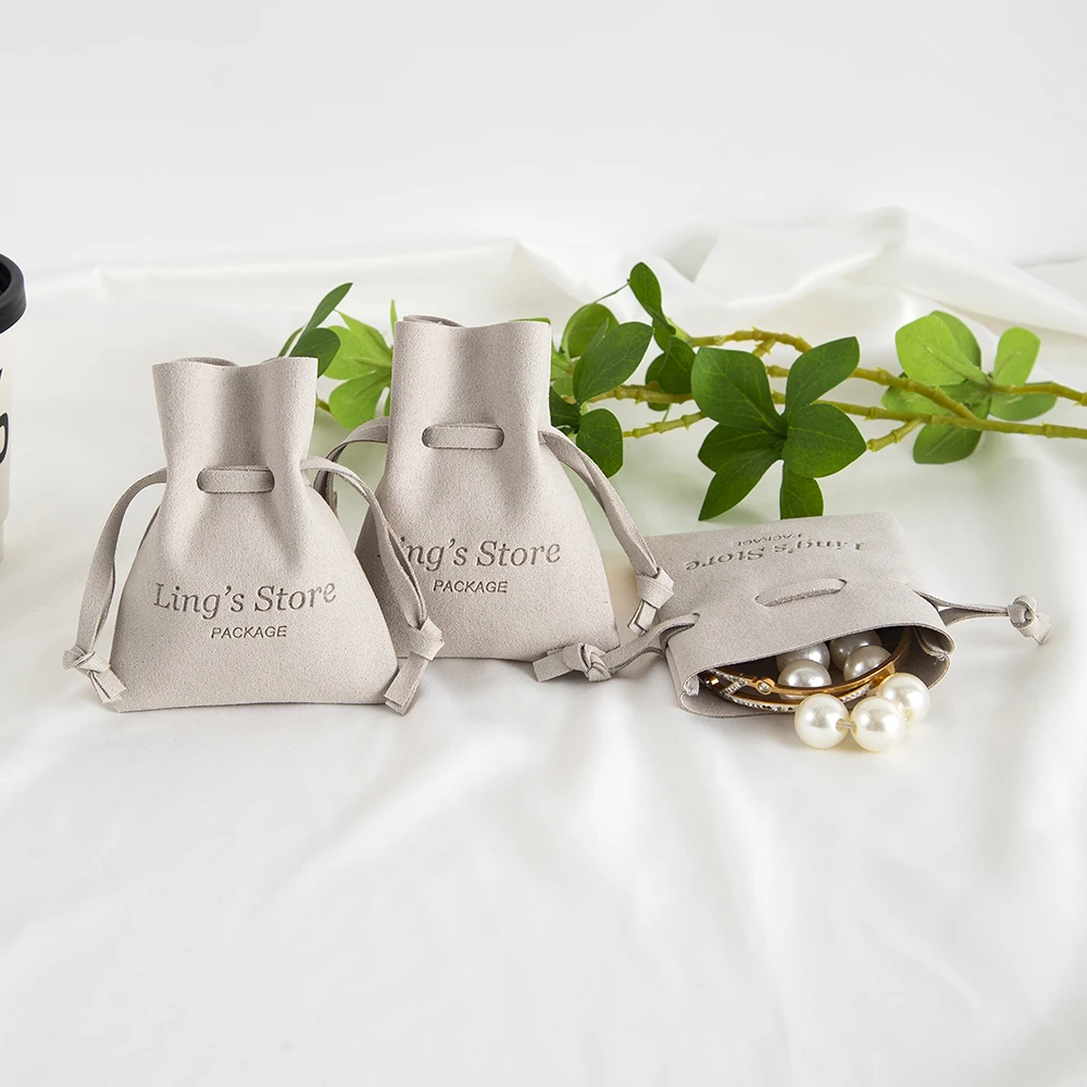 

50 шт., серый принт логотипа, высокое качество, микрофибра, шнурок, сумки с грибком, серьги, мини-контейнер, свадебный подарок, праздничная упаковка, мешочек