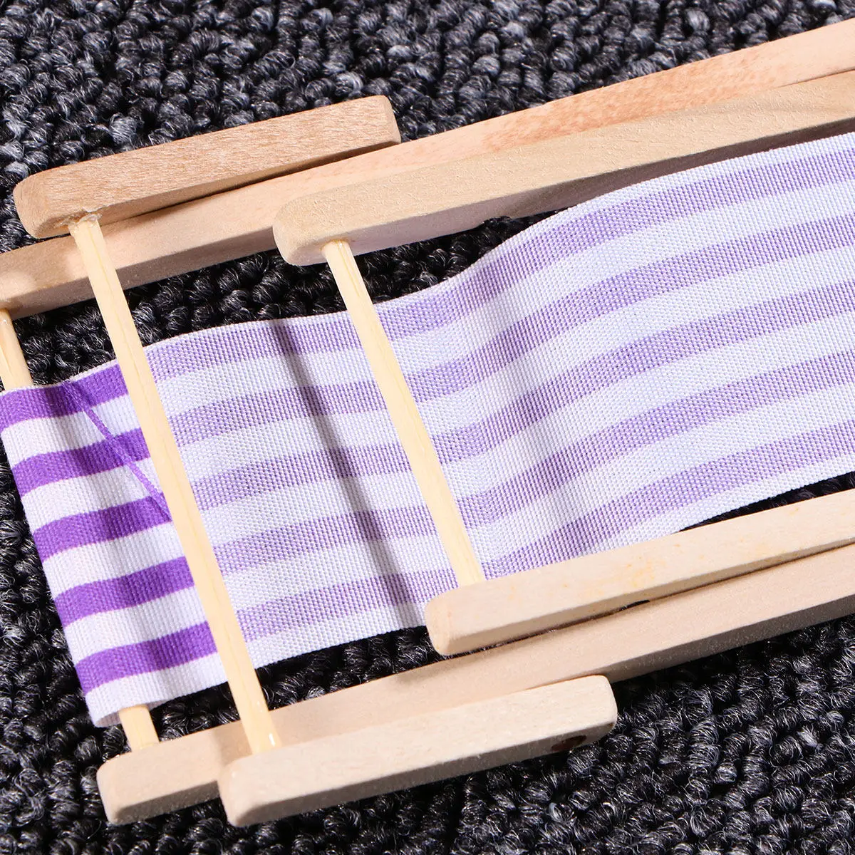 

1Pcs Wooden Beach Chair Miniature Outdoor Recliner Purple Kids Play House Accessory Creative DIY Scene Decoration