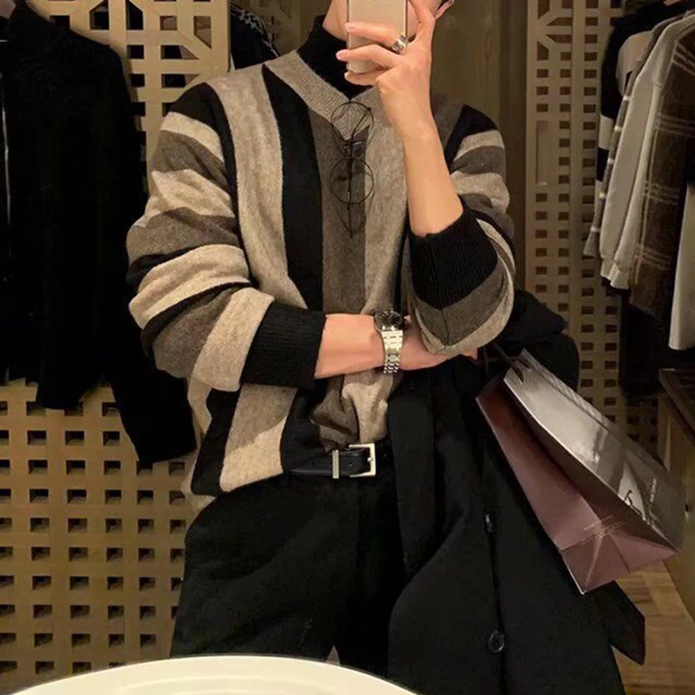 

Korean Fashion Lazy Style Striped V-Neck Light Luxury Style Knitted Sweater Men'S Loose Casual Contrast Color Pullover Sweater