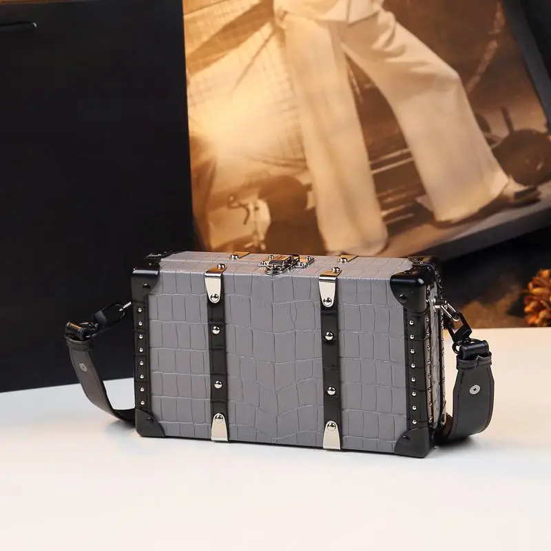 Retro-Handbox-Tasche mit genieteten Umhängetaschen für Frauen. Heißer Verkauf durchsetzen – Detail 8