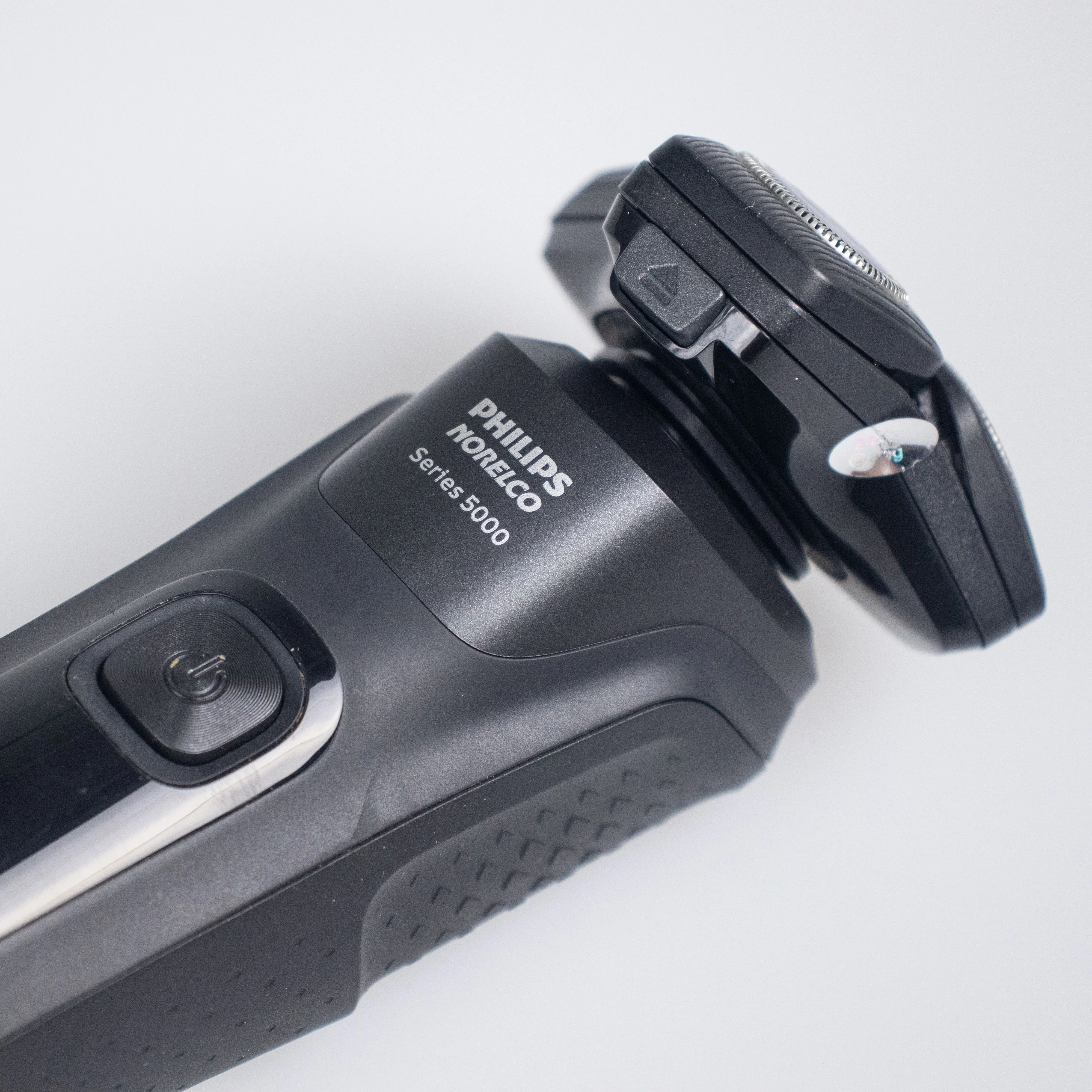 ماكينة حلاقة فيليبس نوريلكو سلسلة 5000 S5588، شفرات ستيل بريسيجن #3