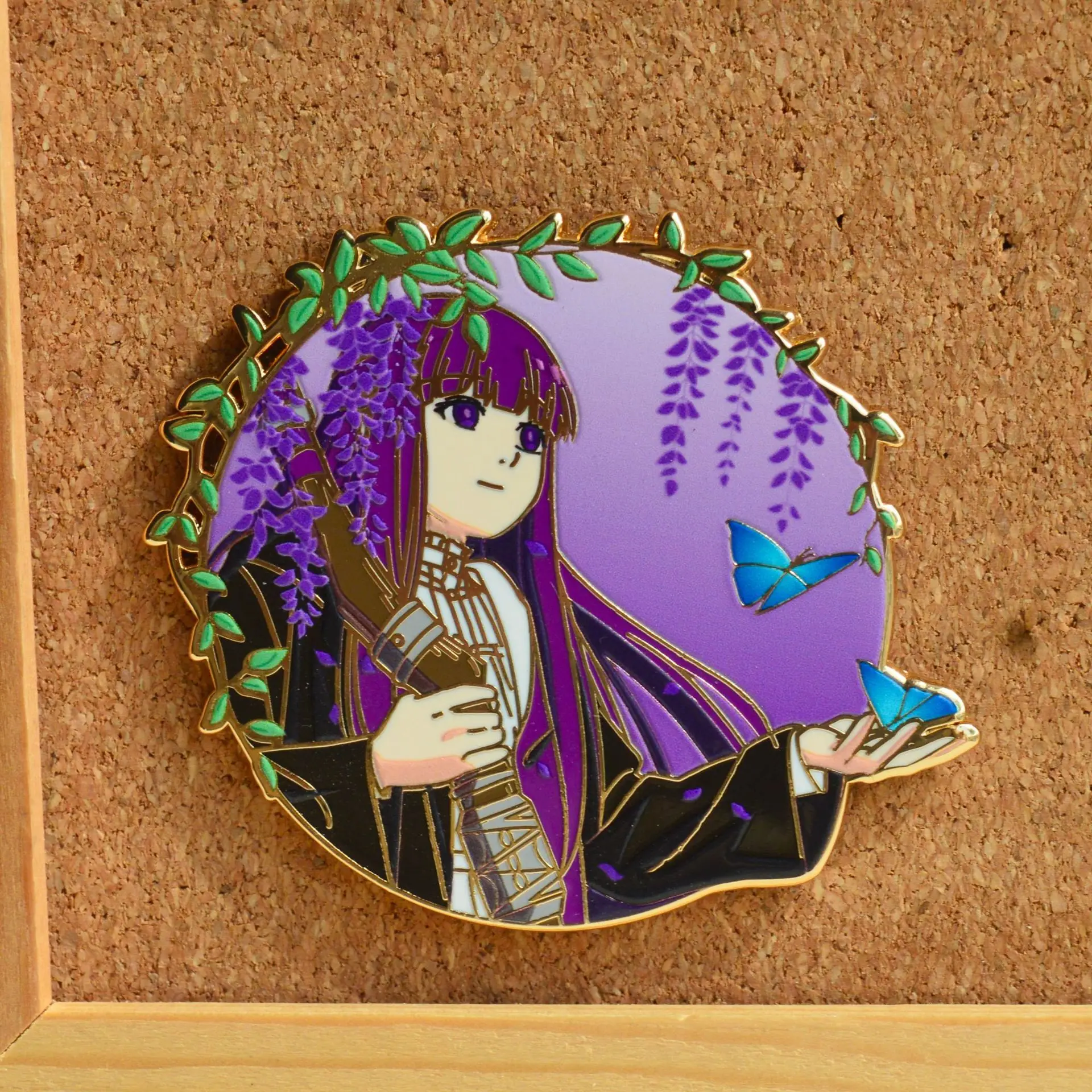 فريرين: ما وراء نهاية الرحلة المينا شارات السرخس دبابيس مانغا دبابيس أنيمي شارة لحقيبة الظهر الملابس التلبيب تأثيري لعبة الهدايا