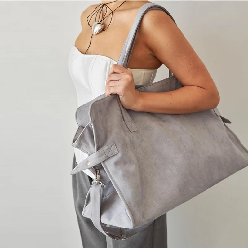 

New Design Simple Leisure Commuting Large Tote Bag Large Capacity Leisure Handbag Computer Bag Shoulder Bag