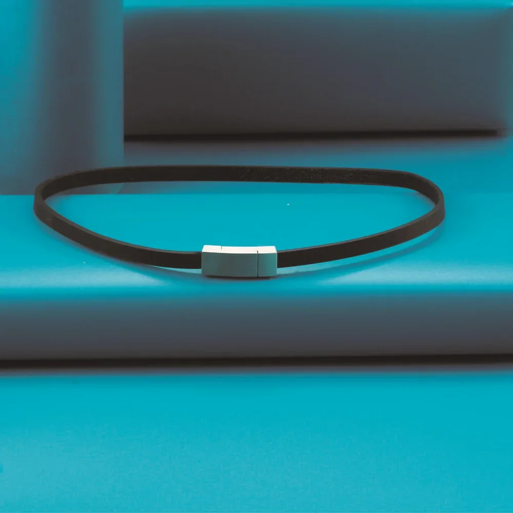 

2025 Choker niche design square leather rope collar, black leather rope neck chain, women's collarbone chain neck chain