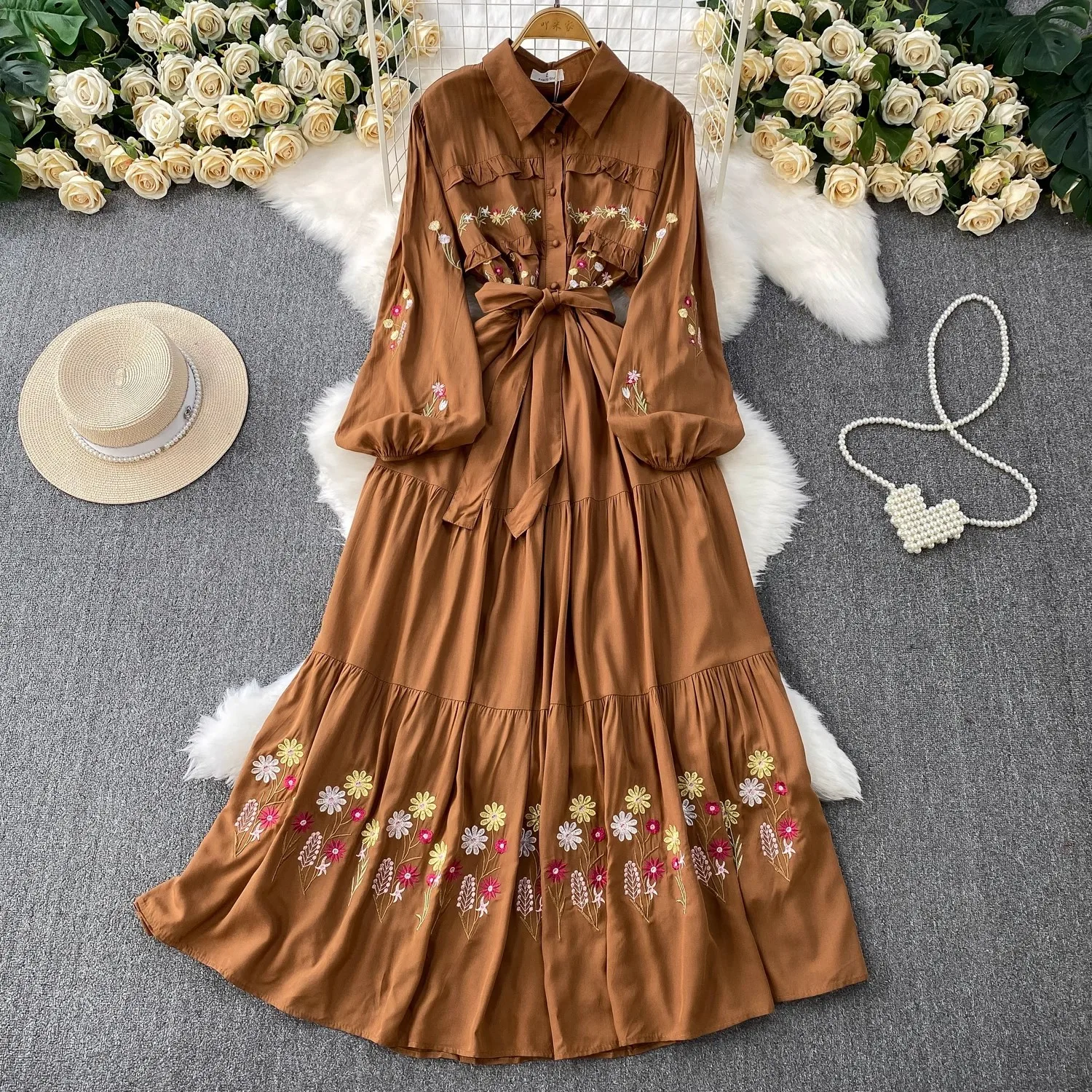 Abito ricamato Boho con maniche a lanterna con risvolto Abito estivo da donna monopetto con volant Abito lungo casual da spiaggia