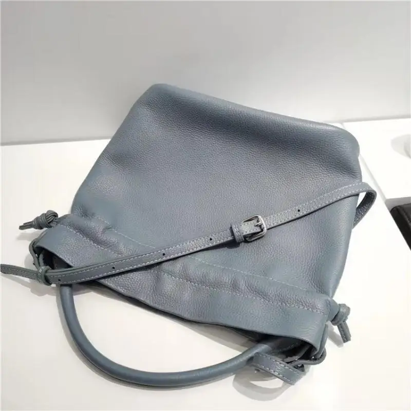 Fashion Leather Bucket Bag Ladies Messenger Bag Casual One Shoulder Drawstring First Layer Leather Bag