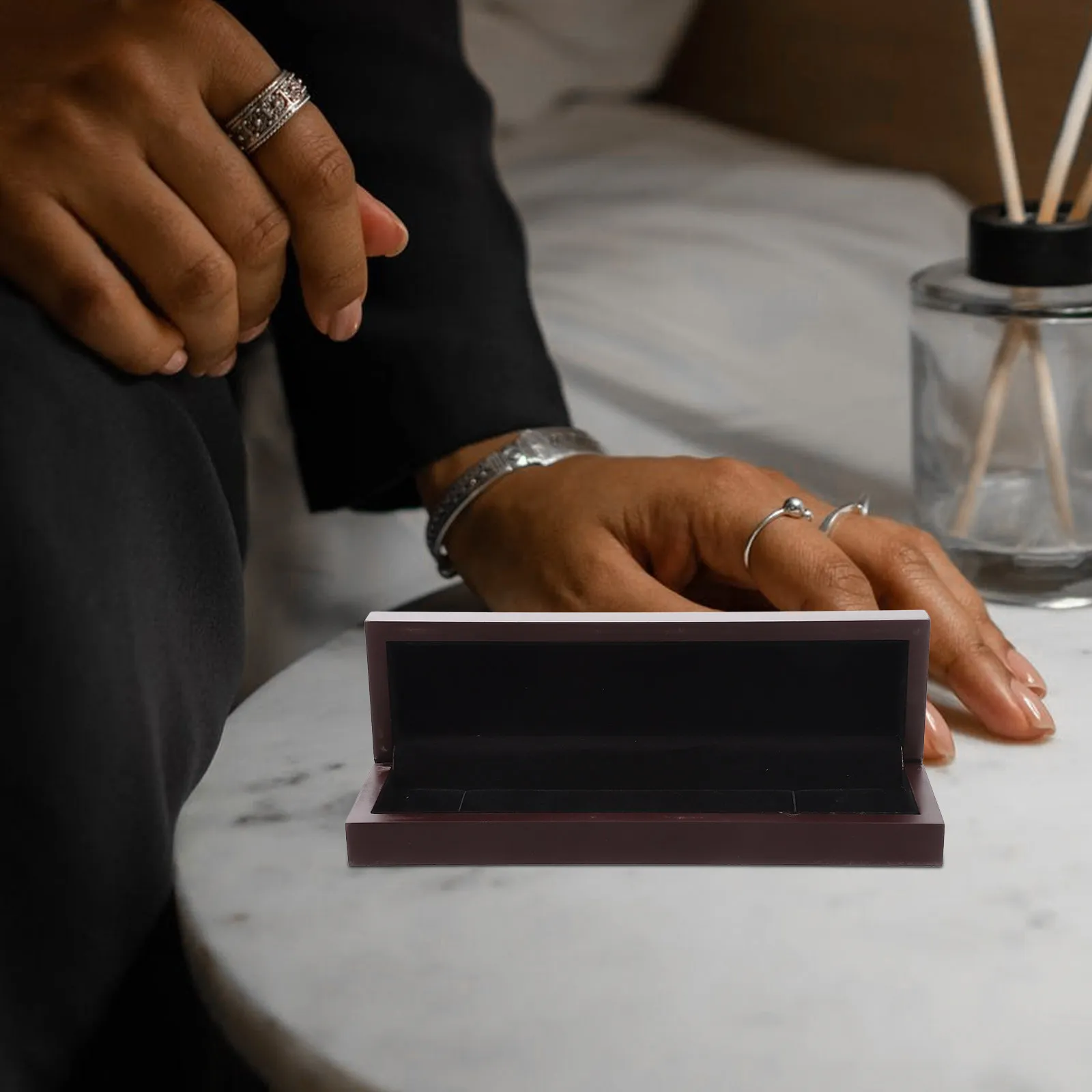 

Винтажная шкатулка для украшений с ажурным узором, органайзер для хранения и демонстрации ожерелий, для путешествий и домашнего использования, тонкая работа