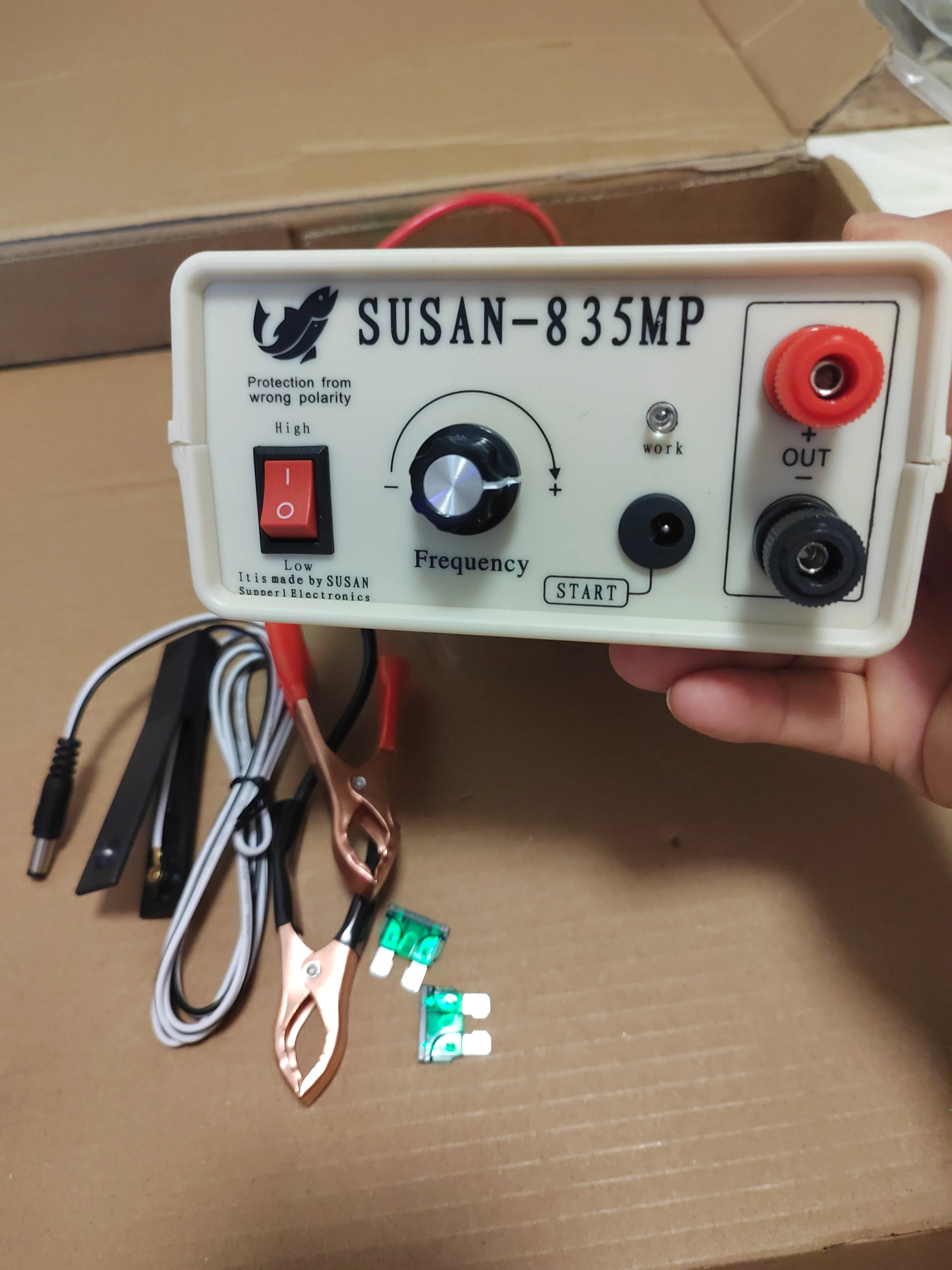 susan-835mp-high-power-inverter-head-12v-electronic-booster-power-converter