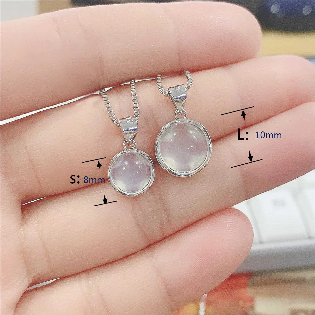 Luxury Plated White Round Moonstone Pendant Necklaces for Women Fashion Jewelry Choker Clavicle Chain Short Charm Necklace