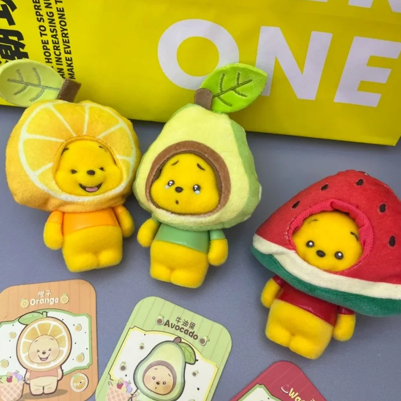 Genuino Winnie The Pooh Un piccolo giardino di frutta Serie Cieco Ciondolo Orso carino Anime Action Figure Borsa a sorpresa Bambola Giocattolo Regali