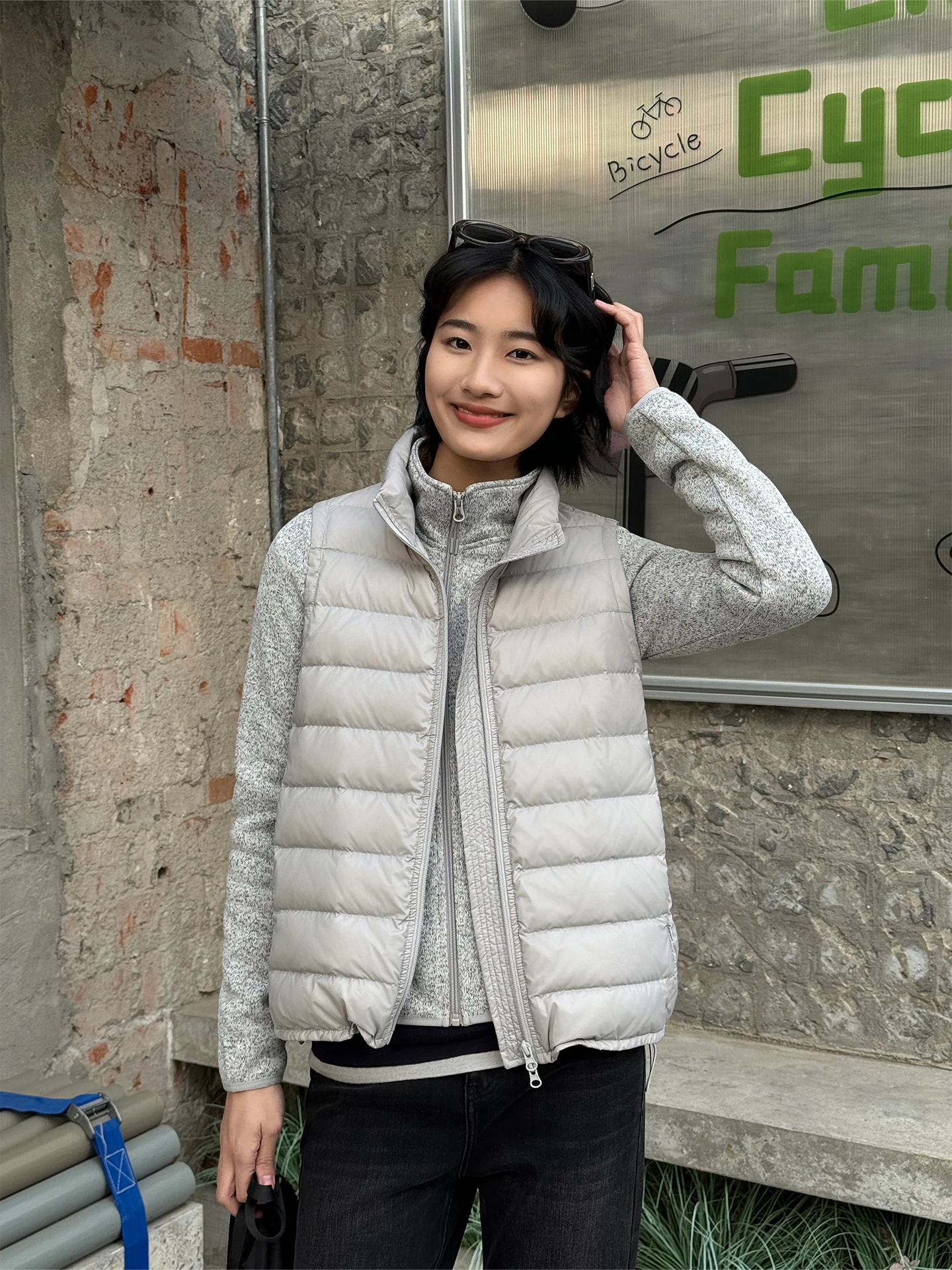 

Жилет XiaoYa Zhou из белого гусиного пуха: легкий, универсальный, модный, повседневный, женский, с наполнителем из 90% пуха, нейлон.