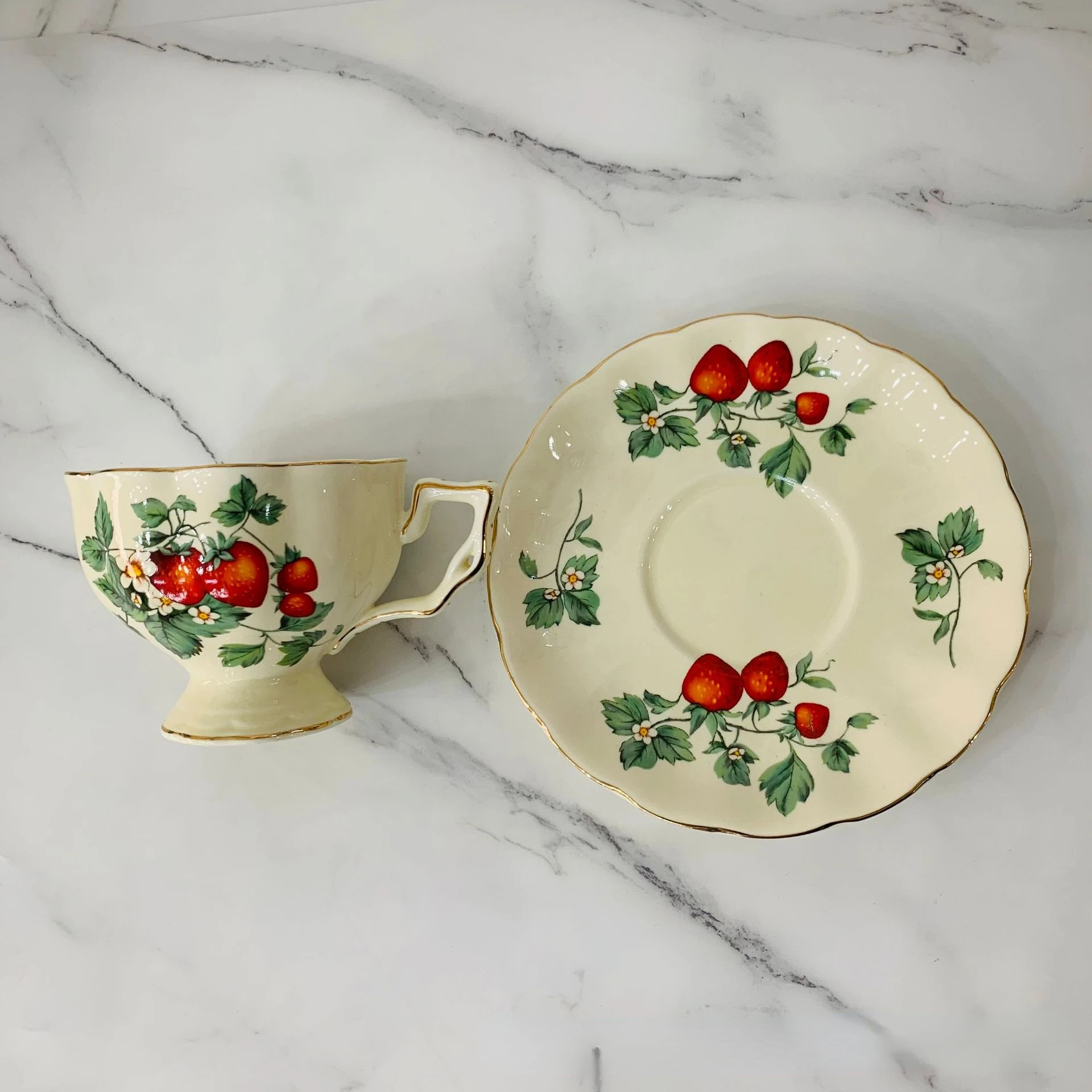 French Vintage Phnom Penh Cream Strawberry Fresh Afternoon Tea Ceramic Coffee Cup Plate Large Mouth Milk Tea Cup Tea Pot