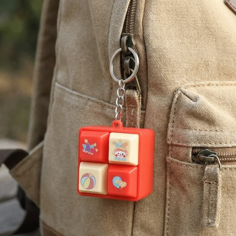Cute 4 Button Keyboard Fidget Keychain Portable Sounding Clicker Pendant Cartoon Glowing Stress Relief Keyring Pass The Time