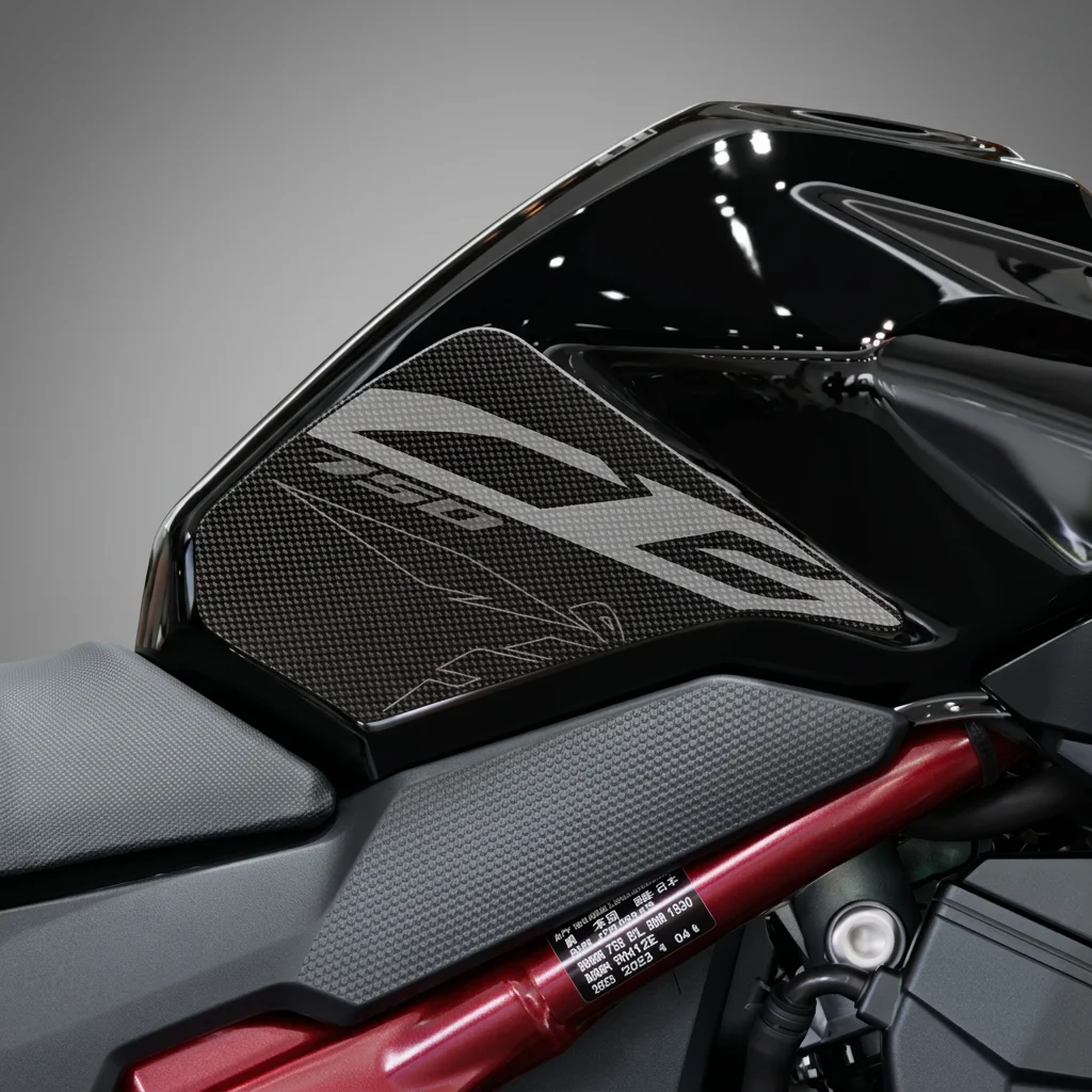 

Motorcycle Side Tank Pad Protection Knee Grip Mat Rubber Non-Slip Comfort Pad for Fuel Tank For Honda CB750 2023-2026