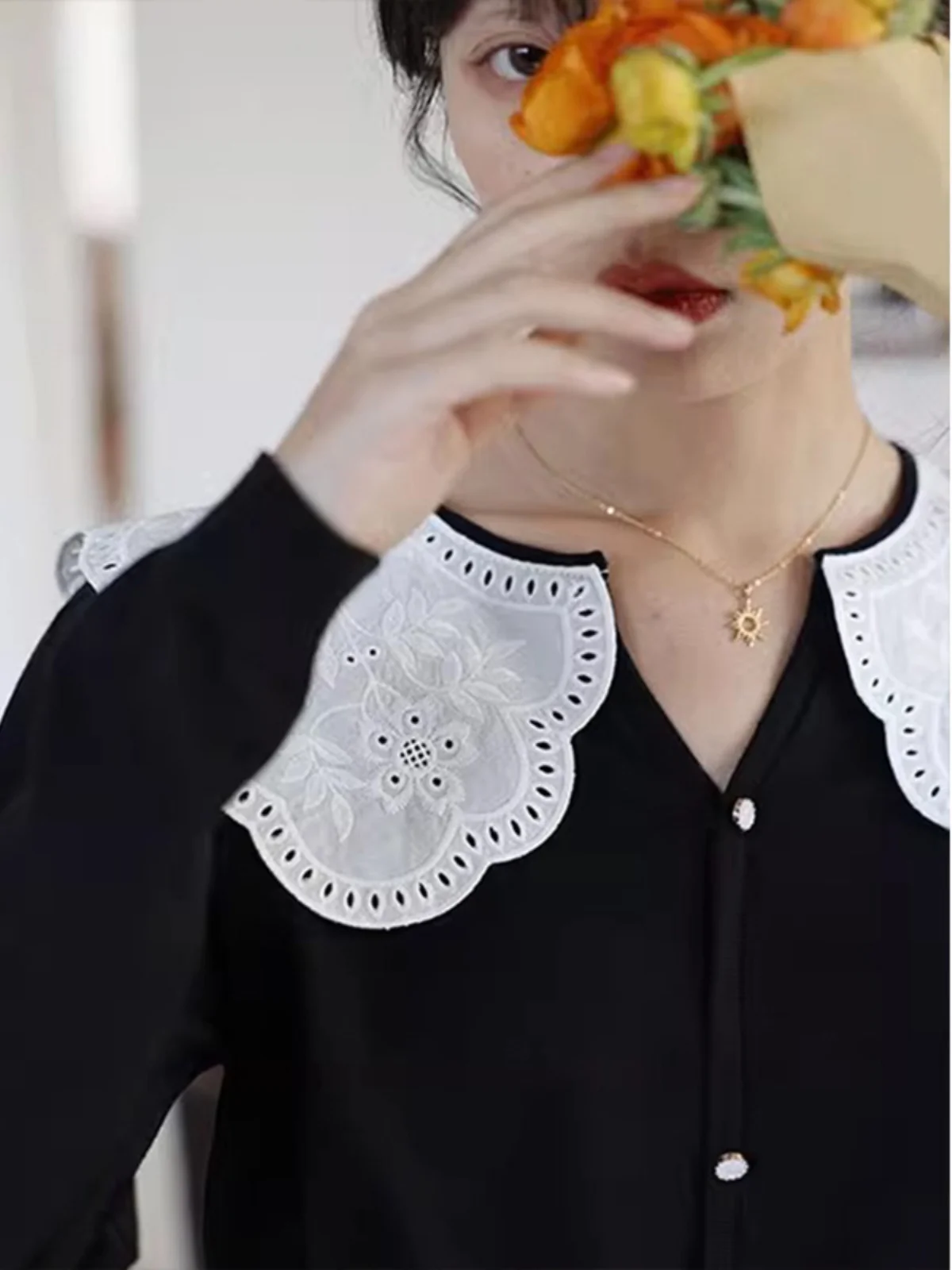 

Невобычный цветной вязаный кардиган с кукольным воротником, женский весенний элегантный маленький ароматный костюм, высококачественное ощущение внутренней одежды...