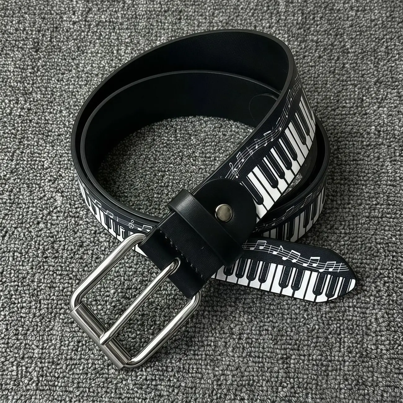 Vintage Alloy Buckle Medieval Subculture Metal Buckle Men women belts Rock Music Black and White Piano Key Pattern Belt