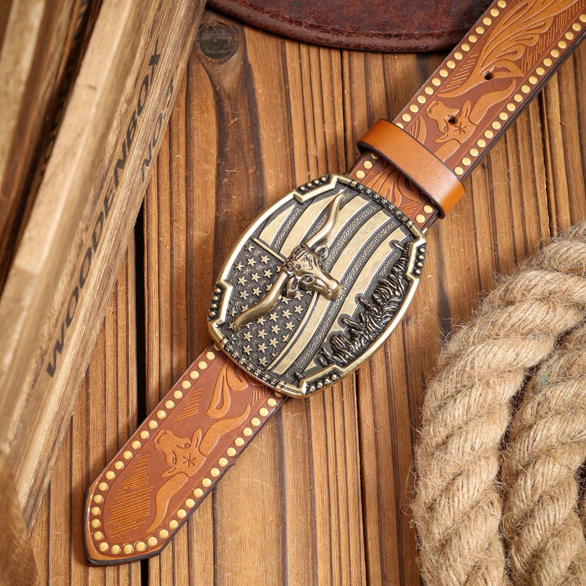 Ein PU-Gürtel für Damen und Herren, der den Stil von Western-Denim und Retro vereint, ist perfekt für alltägliche Freizeitausflüge. – Detail 9