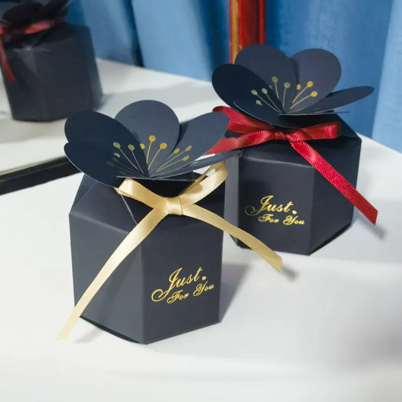 

Black,White Candy Box Three-dimensional Petals Paper Gift Boxes for Wedding Favors Baby Shower Bridal Shower Birthday Party