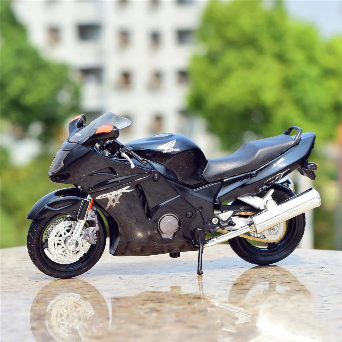 Maisto 1:18 HONDA CBR1100XX Alloy Racing Motorcycle Model Simulation Diecast Metal Street Sports Motorcycle Model Childrens Gift