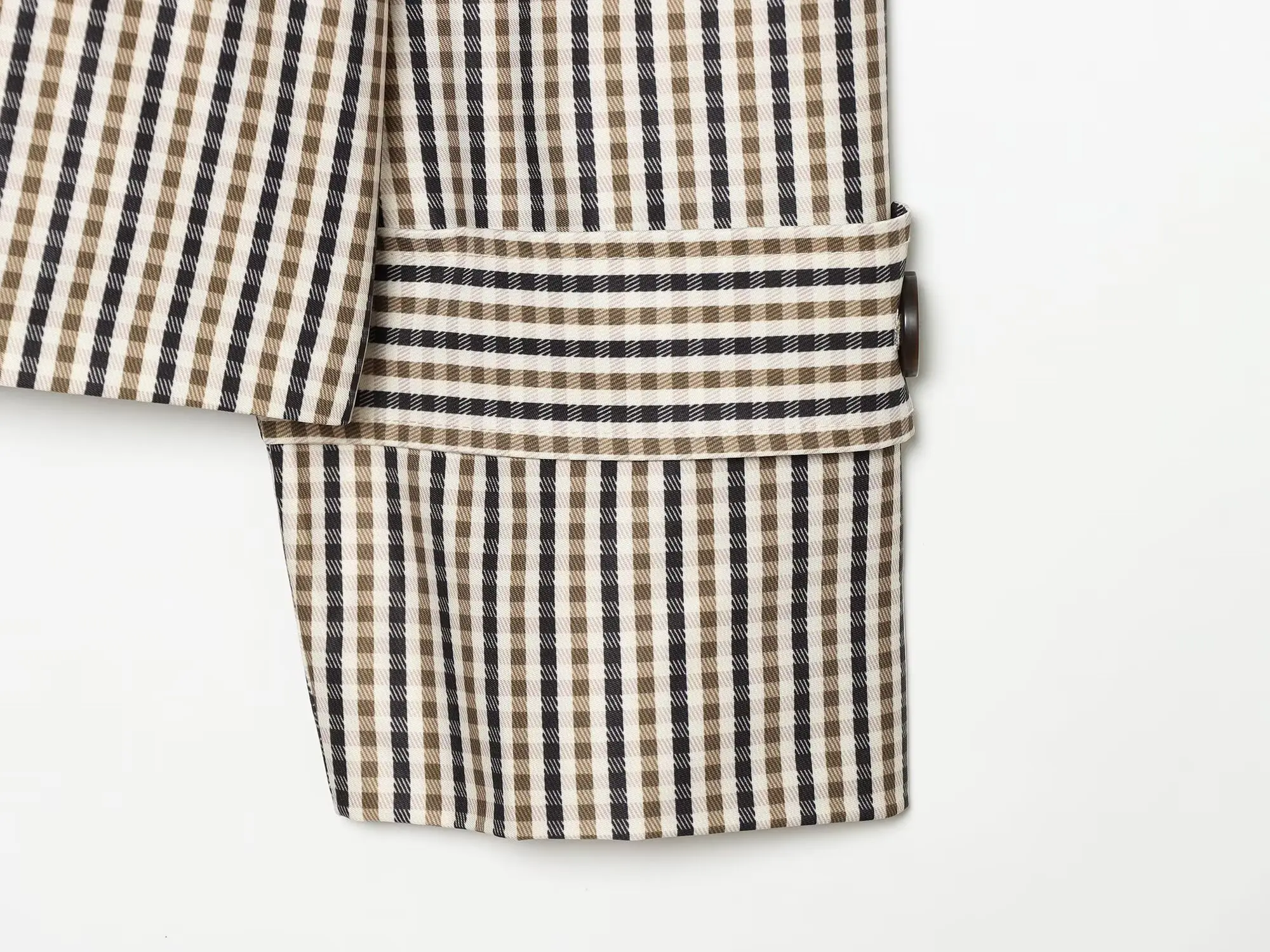 TFMLN Damen-Trenchcoat, kurz geschnitten, schick, mit Revers, doppelreihig, mit Gürtel, lange Ärmel, klassischer Karomuster-Windbreaker. – Detail 9