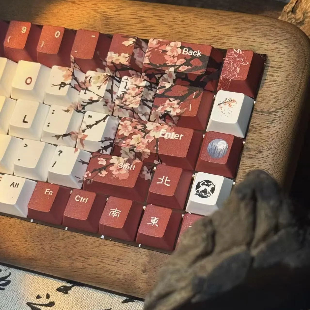 R7White Fox Keycaps Custom PBT Cherry Sublimation Key Caps Cute Cartoon Anime Point Key Cap Personalization Original Design